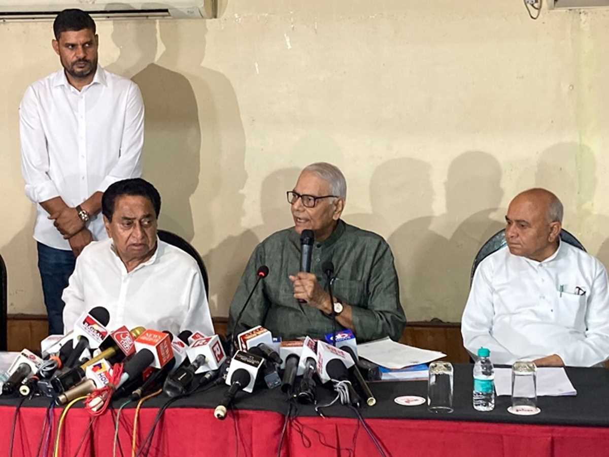 भोपाल पहुंचे यशवंत सिन्हा, भाजपा पर जमकर बरसे ,कहा- सर्वोच्च पद के लिए हो रहे निर्वाचन में भी ऑपरेशन कमल का कर रही इस्तेमाल